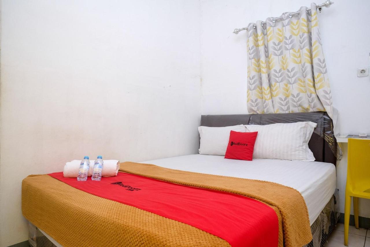 Reddoorz Near Politeknik Manado Hotel Exterior photo